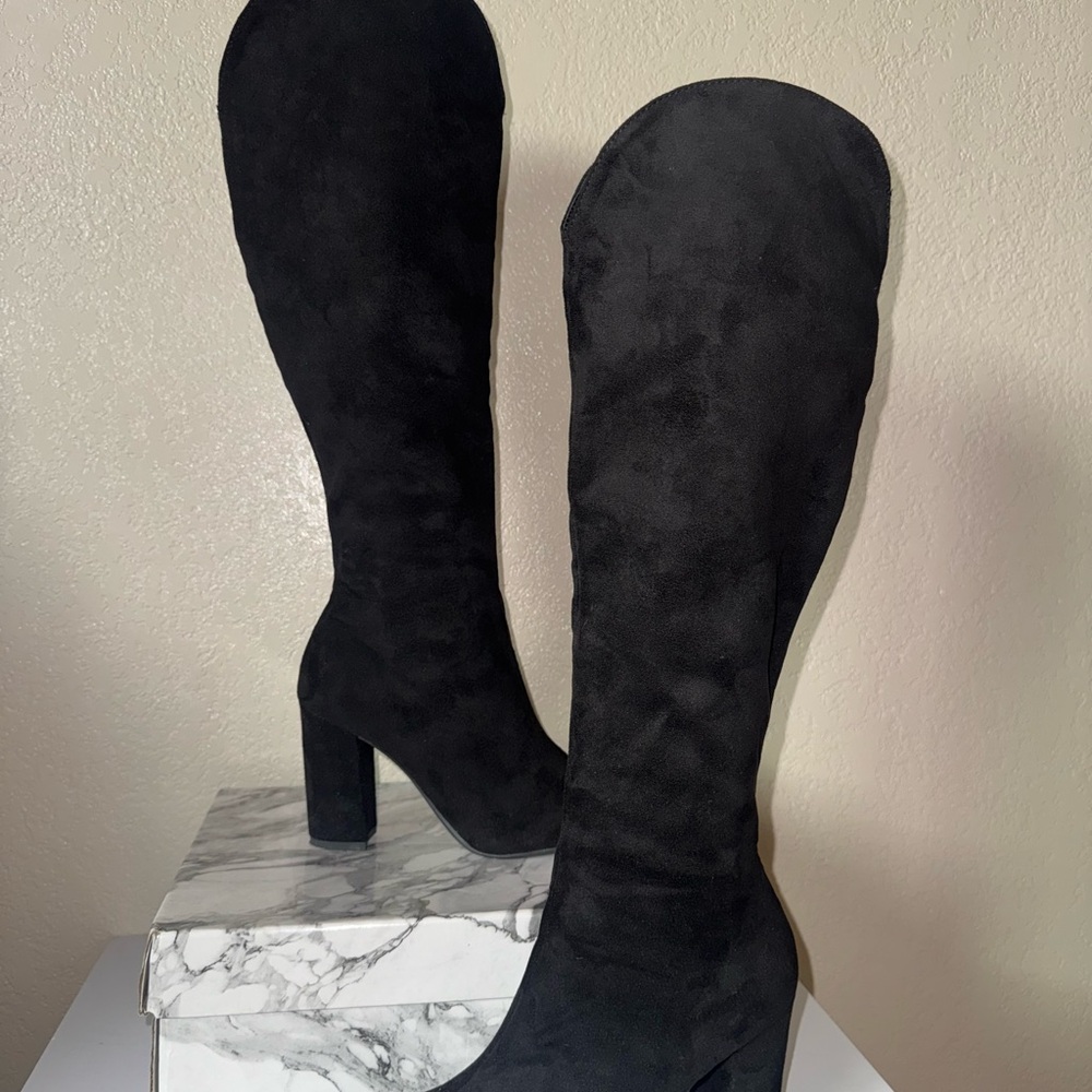 Elegant Black Knee-High Women's Boots